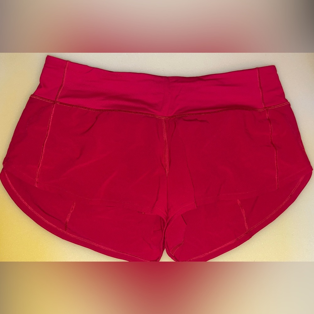 Red Lululemon Speed Up Shorts Size 6 / 2.5 Inch Length Only worn twice